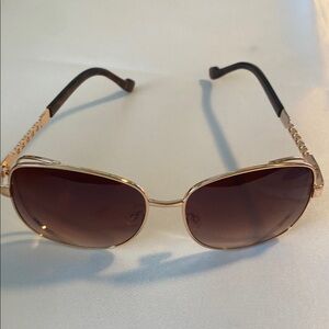 Elegant Gold Sunglasses